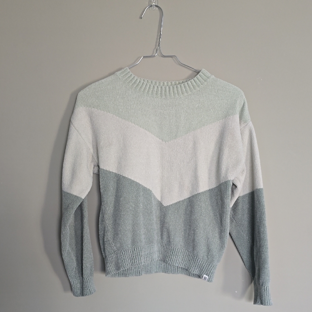Chevron Patterned Sweater in Green and Cream